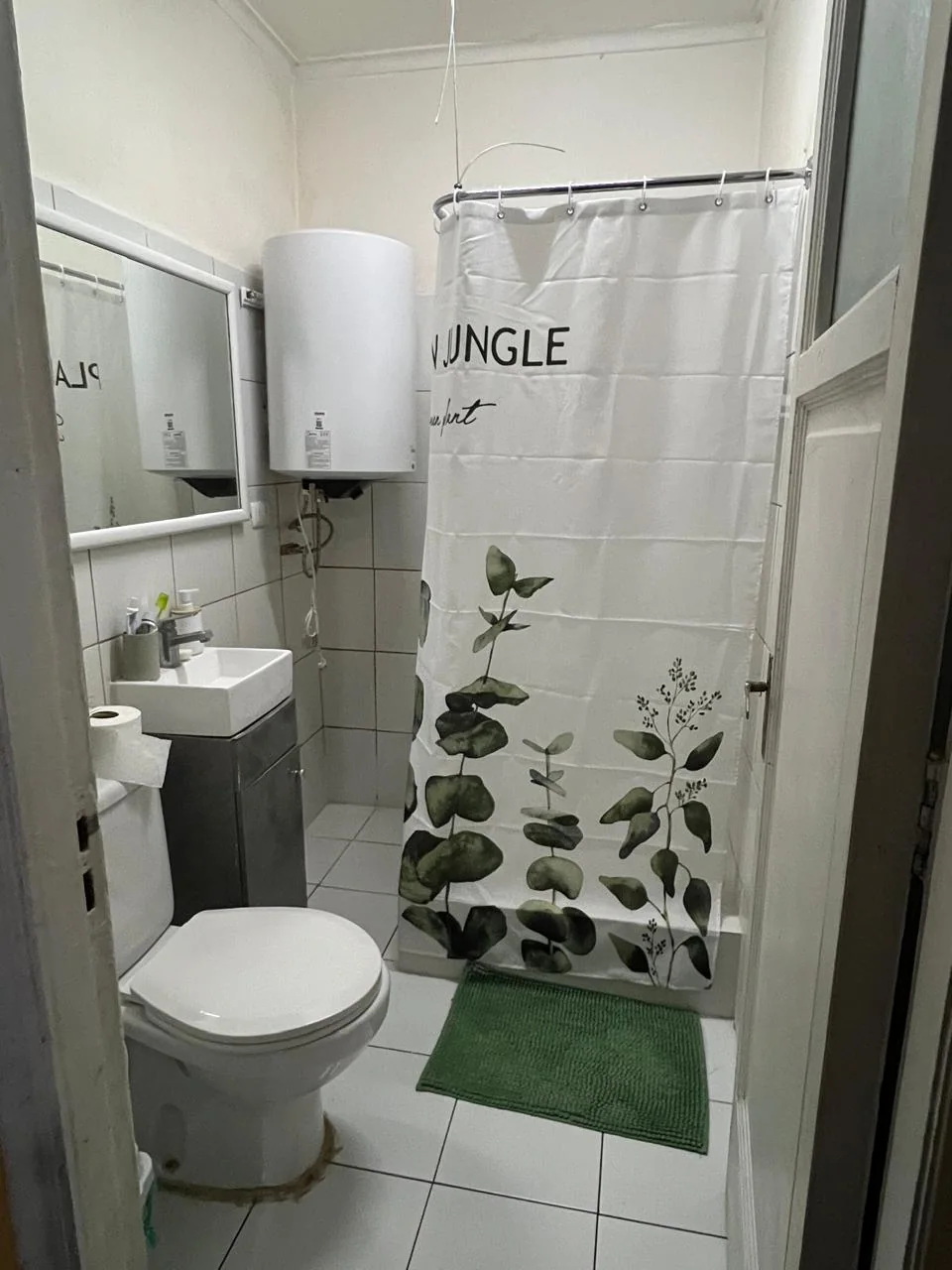 Baño en las áreas comunes del Hostal Piffre